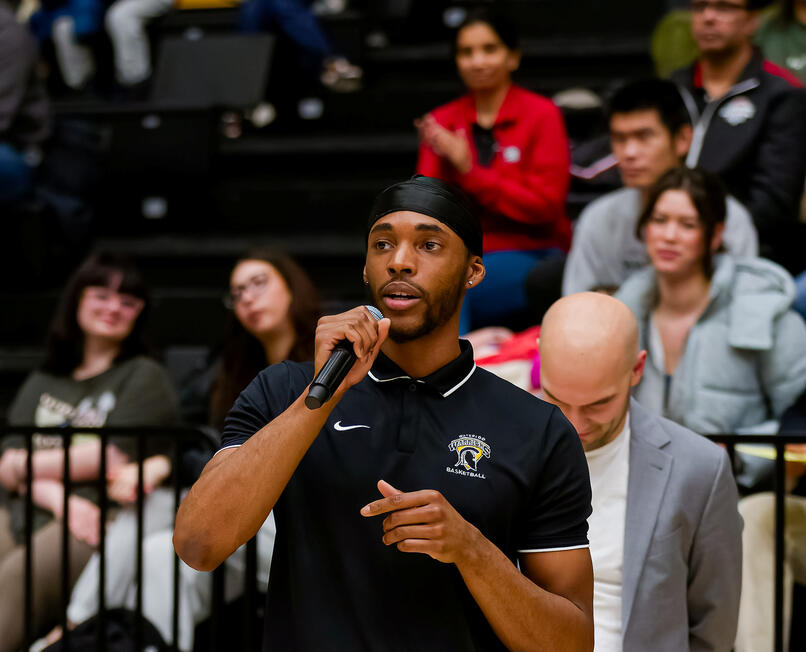 Coach Jackson Kelly talking at the University of Waterlooo
